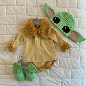 Disney baby Yoda costume 0-3 months